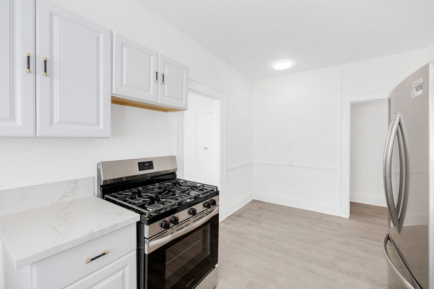 More Photos Of 548 N Kenmore Ave, Los Angeles Multifamily For Sale