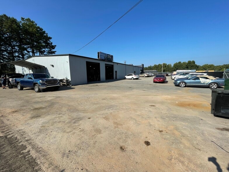 More Photos Of 200 Maxham Rd, Austell Storefront For Lease