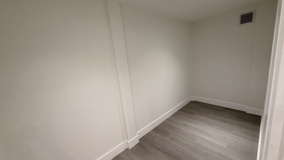 More Photos Of 8335 NW 64th St, Medley Light Distribution For Sale