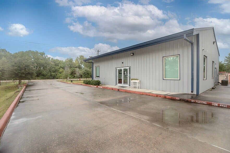 More Photos Of 2605 Columbia Memorial Pky, Kemah Office For Lease