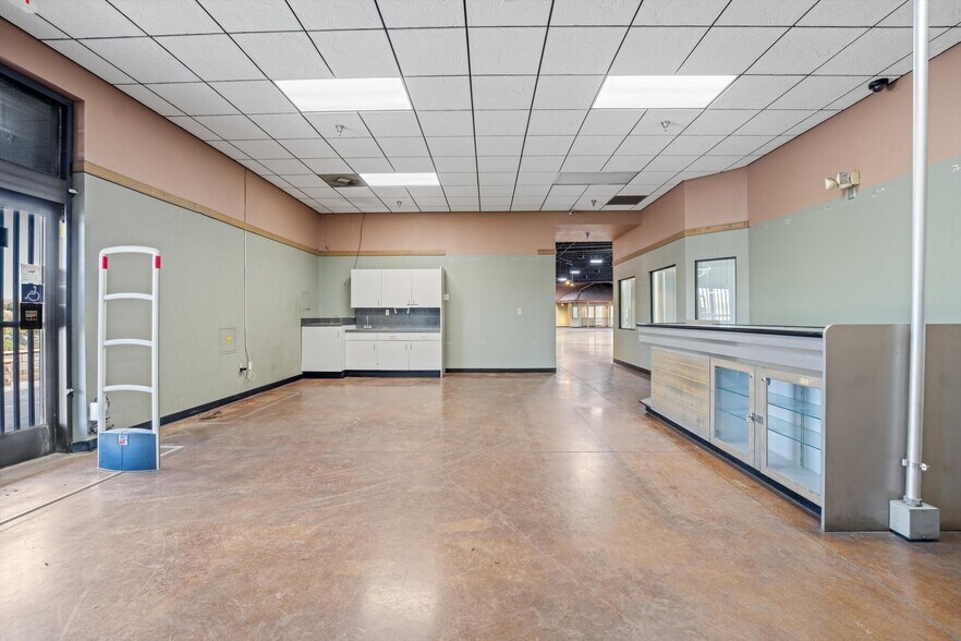 More Photos Of 1759 W Avenue J12, Lancaster Freestanding For Lease