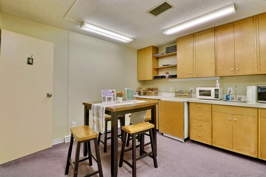 More Photos Of 230 E 22nd St, Fremont Medical For Sale