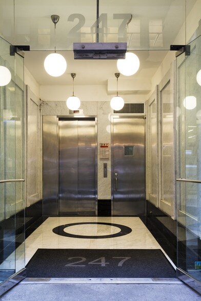 More Photos Of 247 W 36th St, New York Office For Lease