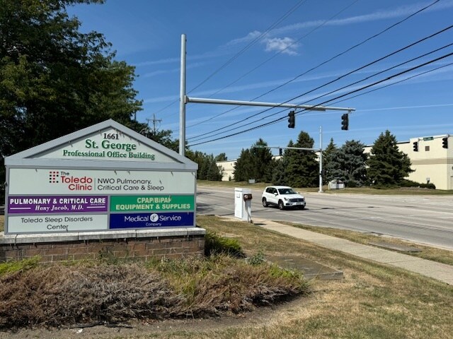 More Photos Of 1661 Holland Rd, Maumee Medical For Lease