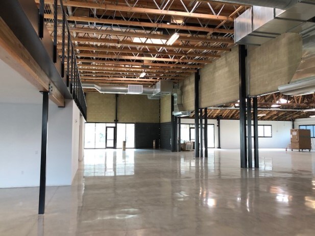 More Photos Of 6050-6056 W Jefferson Blvd, Los Angeles Loft Creative Space For Lease
