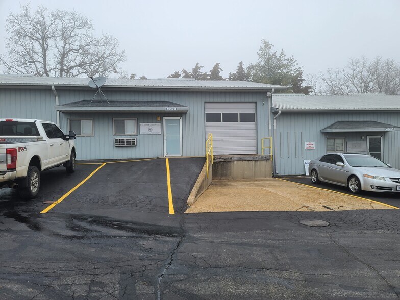More Photos Of 4649B Russell Ct, High Ridge Office For Lease