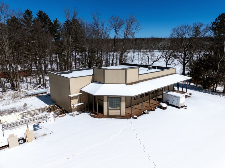 More Photos Of 11706 N Eaton Rd, Hayward Bar For Sale