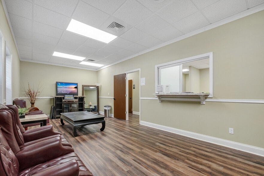 More Photos Of 3227-3229 Capital Medical Blvd, Tallahassee Office For Sale