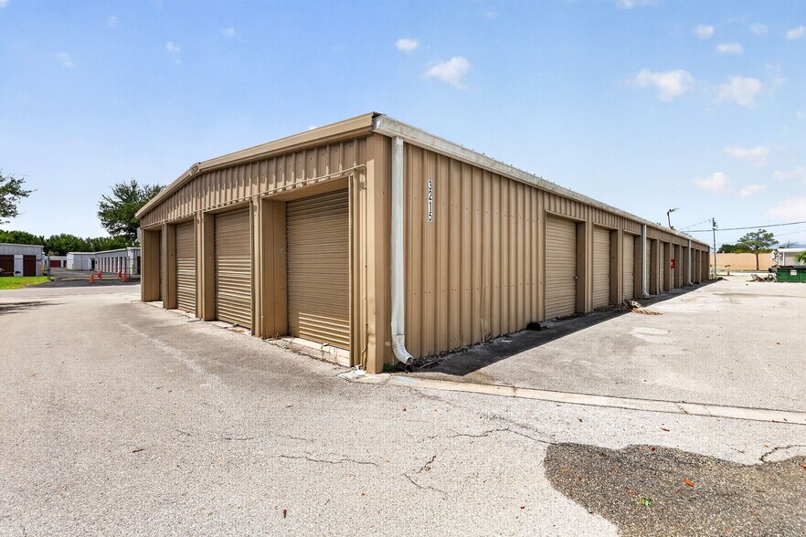 More Photos Of 3207-3229 13th St, Saint Cloud General Retail For Sale
