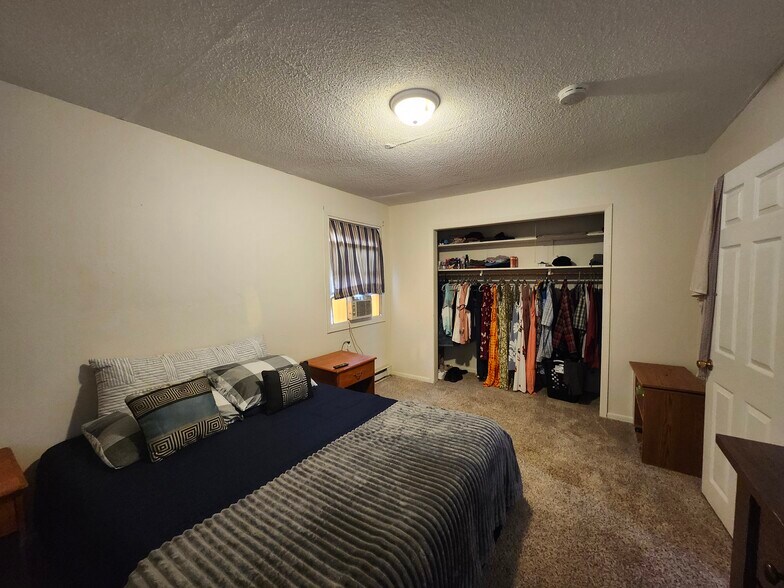 More Photos Of 204 3rd St SW, Rake Apartments For Sale