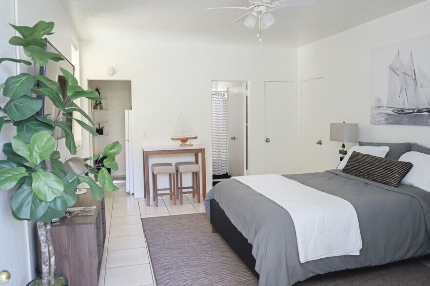 More Photos Of 172 N County Rd, Palm Beach Apartments For Sale