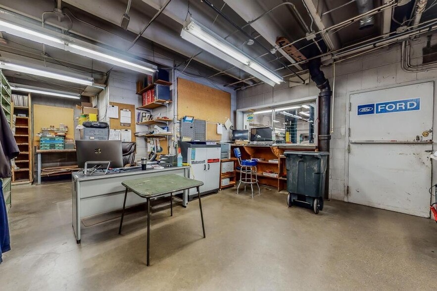 More Photos Of 206 N Highway Ave, Blooming Prairie Service For Sale