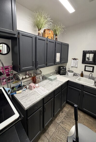 More Photos Of 106 East St, Hutto Office For Lease
