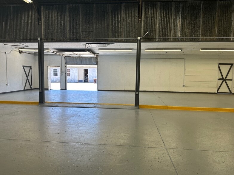 More Photos Of 4027 Main St, Dallas Manufacturing For Sale