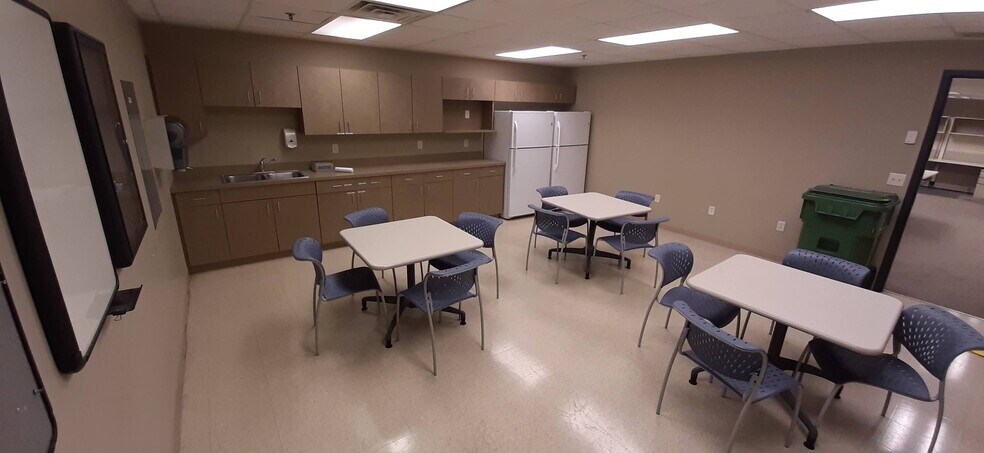 More Photos Of 474 45th St, Fargo Office For Lease