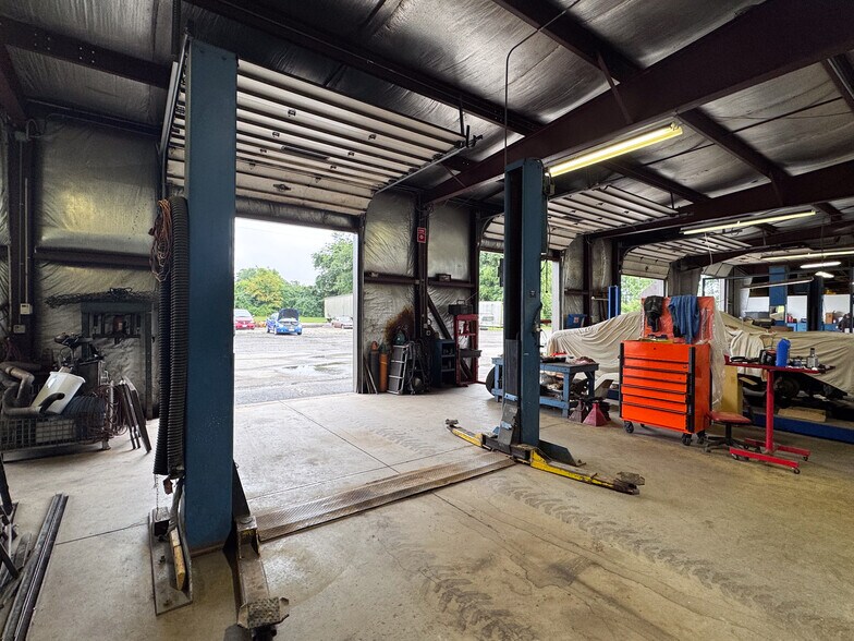 More Photos Of 544 W High St, Edison Auto Dealership For Sale