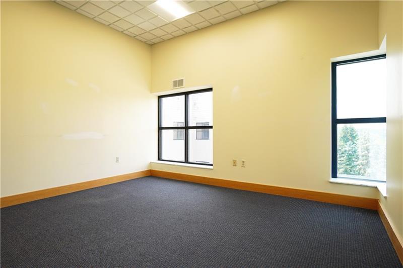 More Photos Of 10431 Perry Hwy, Wexford Office For Sale