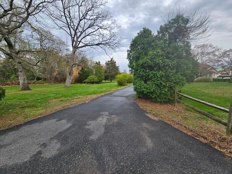 More Photos Of 1737 S Burlington Rd, Bridgeton Flex For Sale