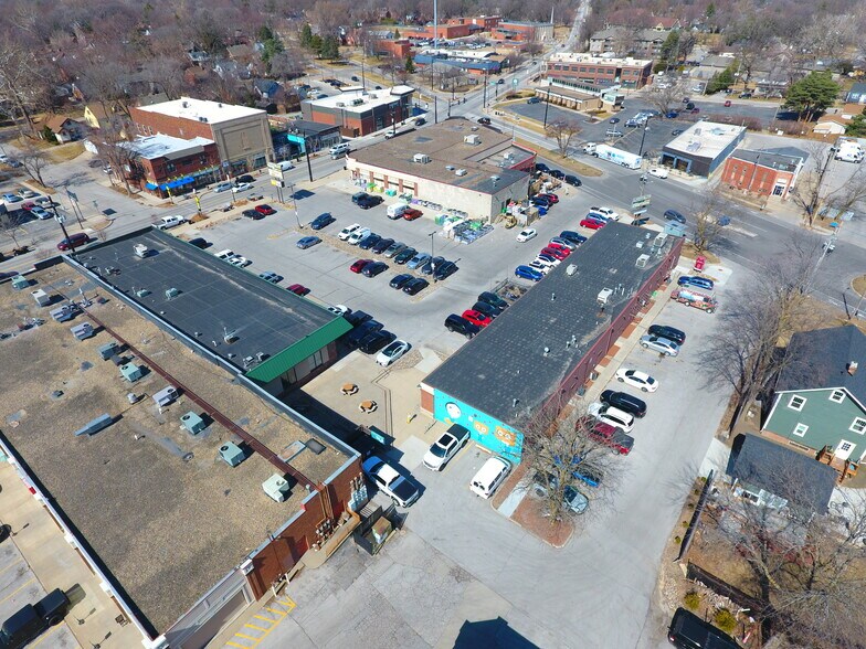 Primary Photo Of 2701-2745 Beaver Ave, Des Moines Unknown For Lease