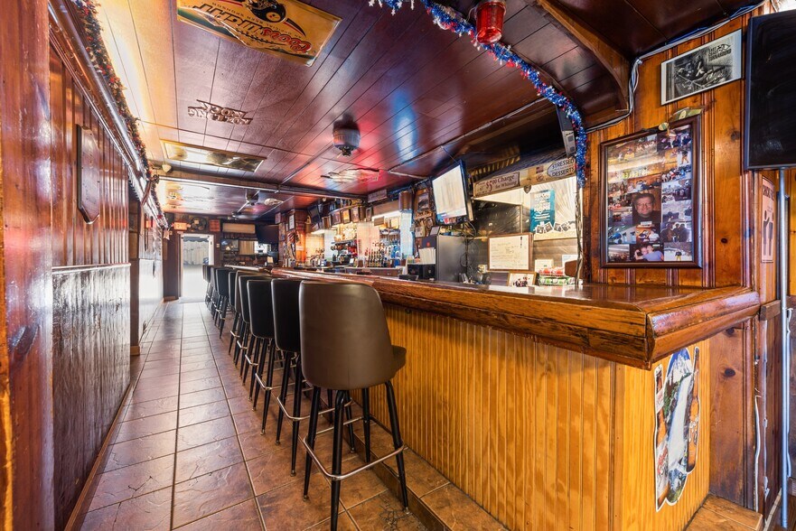 More Photos Of 19 N Maple Ave, Greensburg Bar For Sale