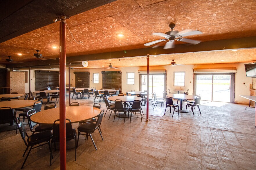 More Photos Of 15281 IL-109, Dow Specialty For Sale