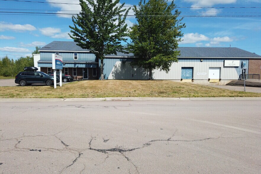 More Photos Of 699 Malenfant Blvd, Dieppe Warehouse For Lease