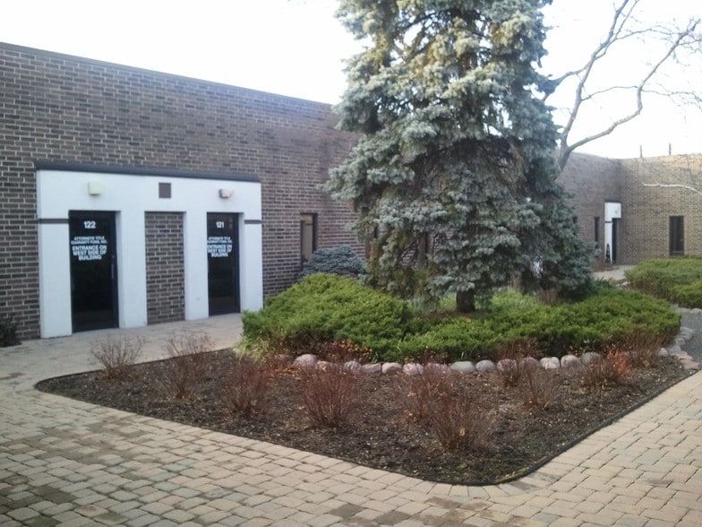 More Photos Of 350 W Kensington Rd, Mount Prospect Office For Lease