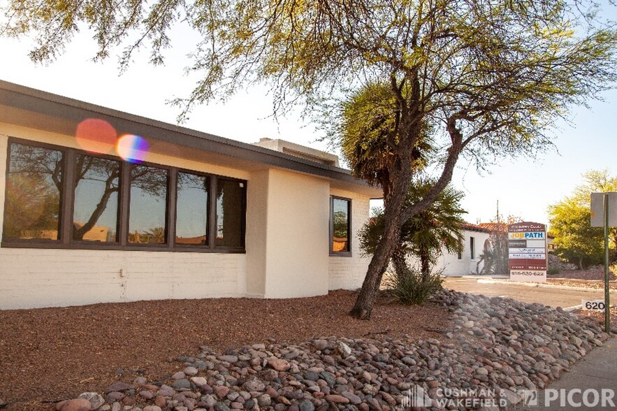 More Photos Of 620 N Country Club Rd, Tucson Unknown For Lease