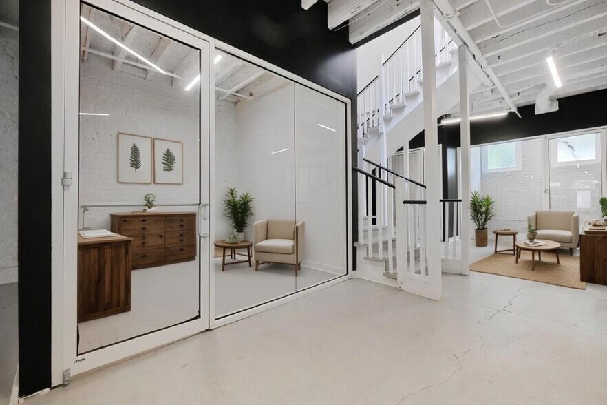 More Photos Of 2011 Magazine St, New Orleans Coworking Space