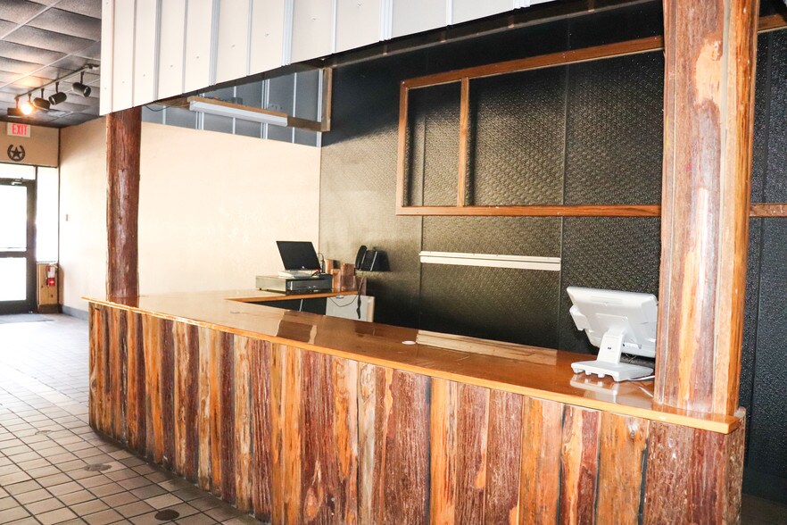 More Photos Of 14209 W Newberry Rd, Newberry Restaurant For Lease