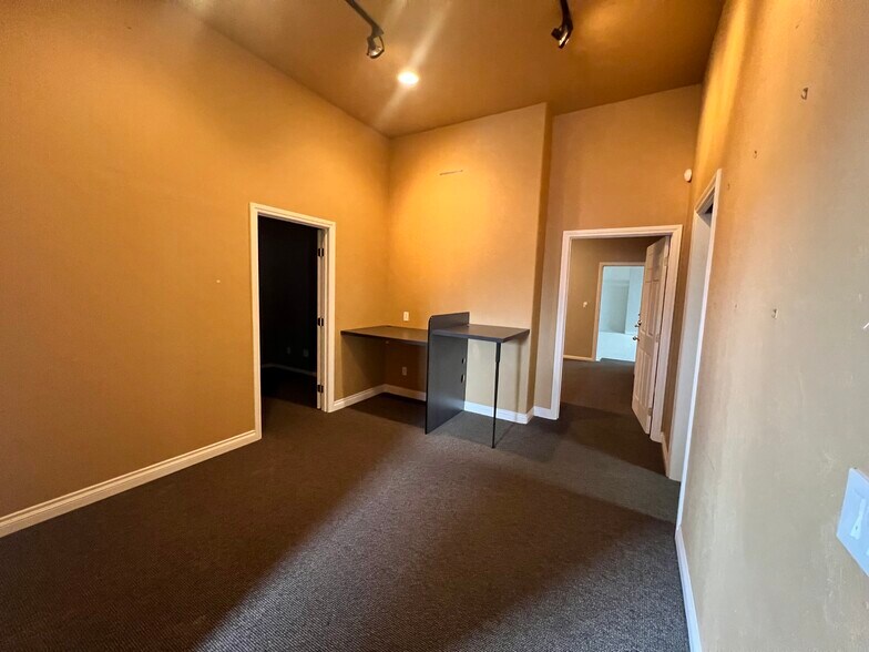More Photos Of 709-711 Mission Ave, Oceanside Storefront For Lease