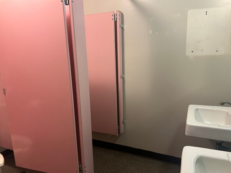 More Photos Of 1915-1919 E Colfax Ave, Denver Office For Sale