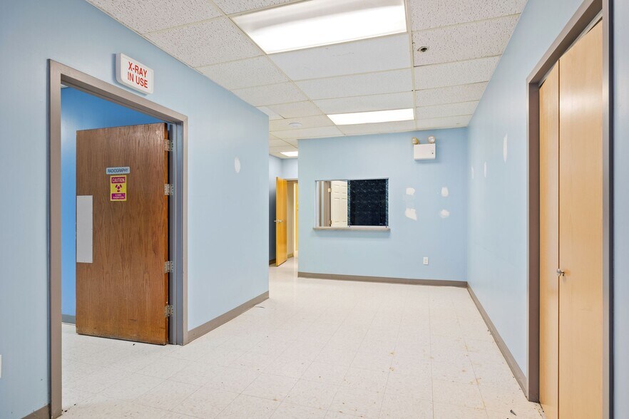 More Photos Of 1637 Mineral Spring Ave, North Providence Medical For Lease