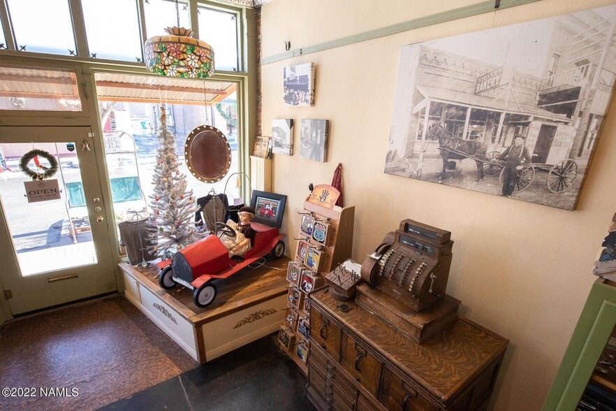 More Photos Of 213 N Kinsley Ave, Winslow Storefront For Sale