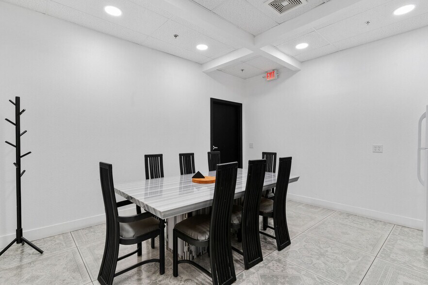 More Photos Of 7580 W Sahara Ave, Las Vegas Medical For Sale
