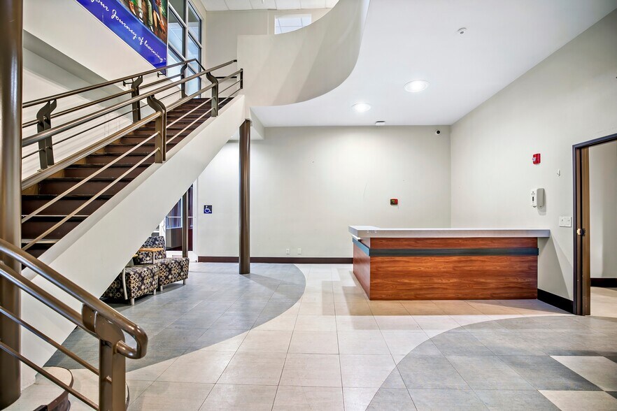 More Photos Of 8338 West Ln, Stockton Office For Sale