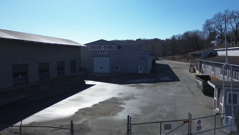 More Photos Of 45 Richards Grove Rd, Quaker Hill Service For Sale