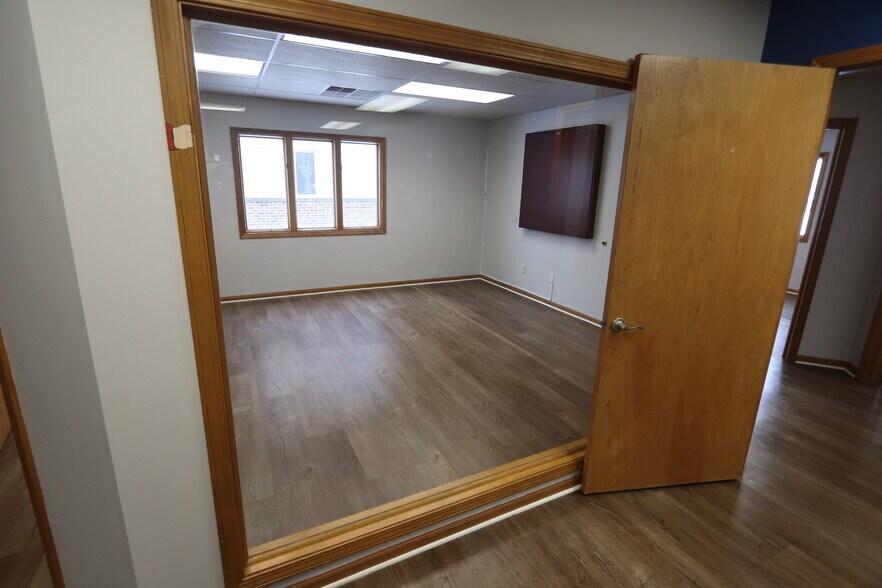 More Photos Of 3471 E Grand River Ave, Howell Office For Lease