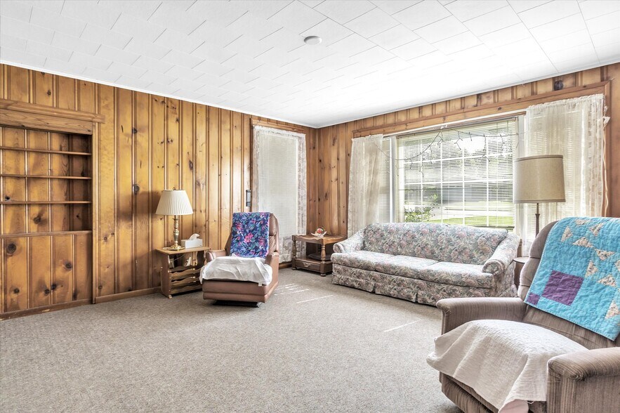 More Photos Of 121 S 5th St, Evansville Assisted Living For Sale