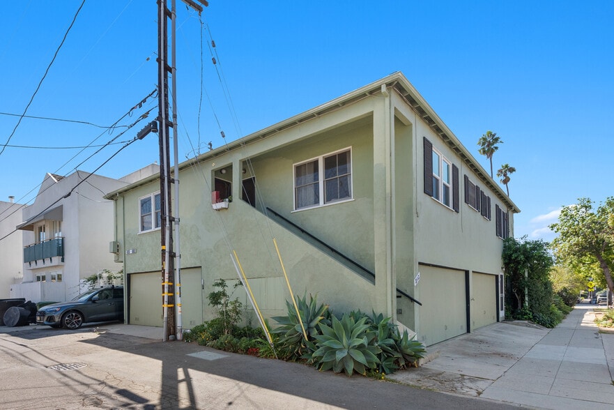 More Photos Of 2114 Montana Ave, Santa Monica Apartments For Sale