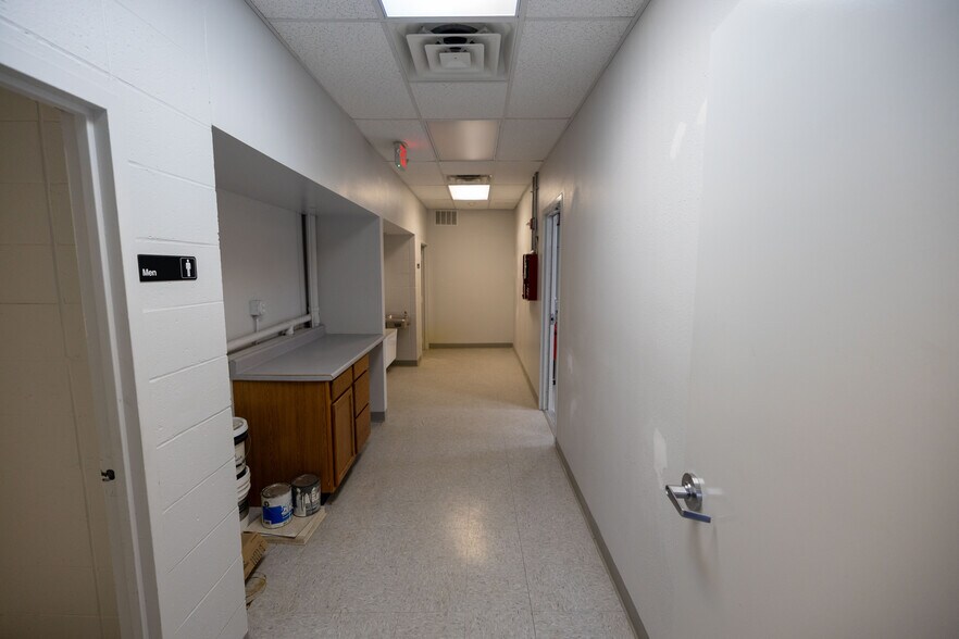 More Photos Of 503 Healey St, Champaign Office For Lease