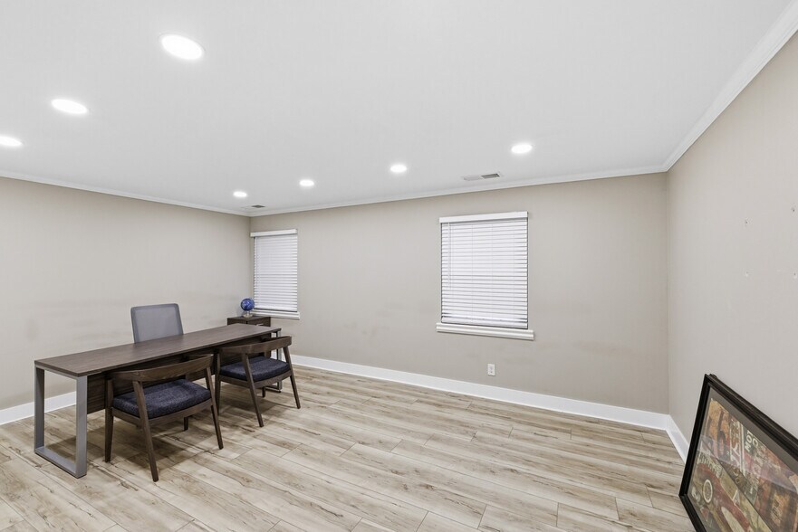 More Photos Of 4651 Roswell Rd NE, Atlanta Medical For Lease