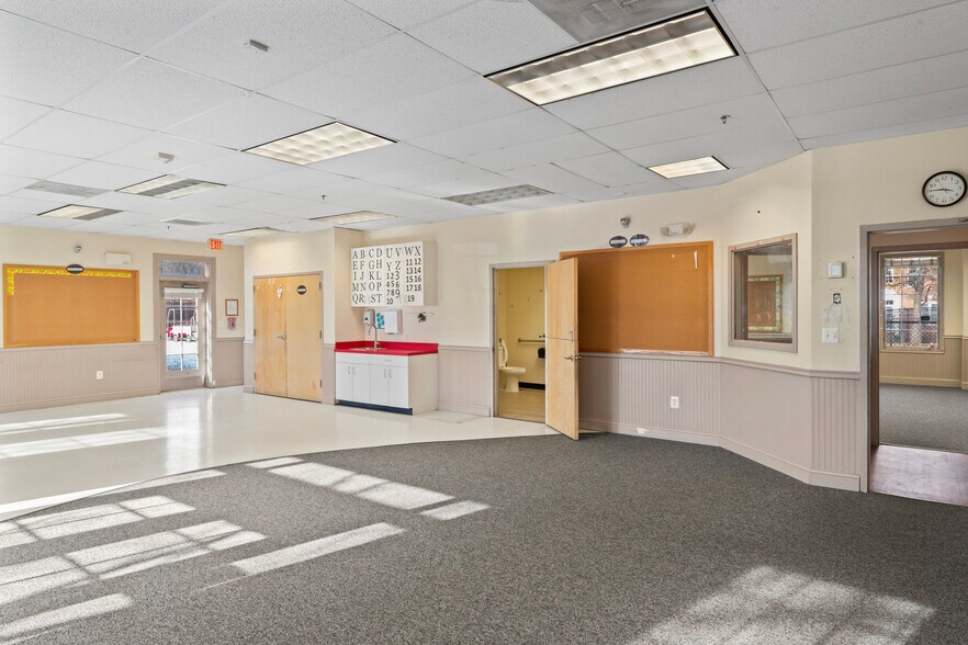 More Photos Of 42851 Smallwood Ter, Chantilly Daycare Center For Sale