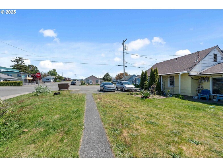 More Photos Of 1900 Monroe St, North Bend Apartments For Sale