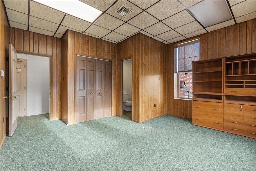 More Photos Of 1017 3rd Ave, New Brighton Office For Sale