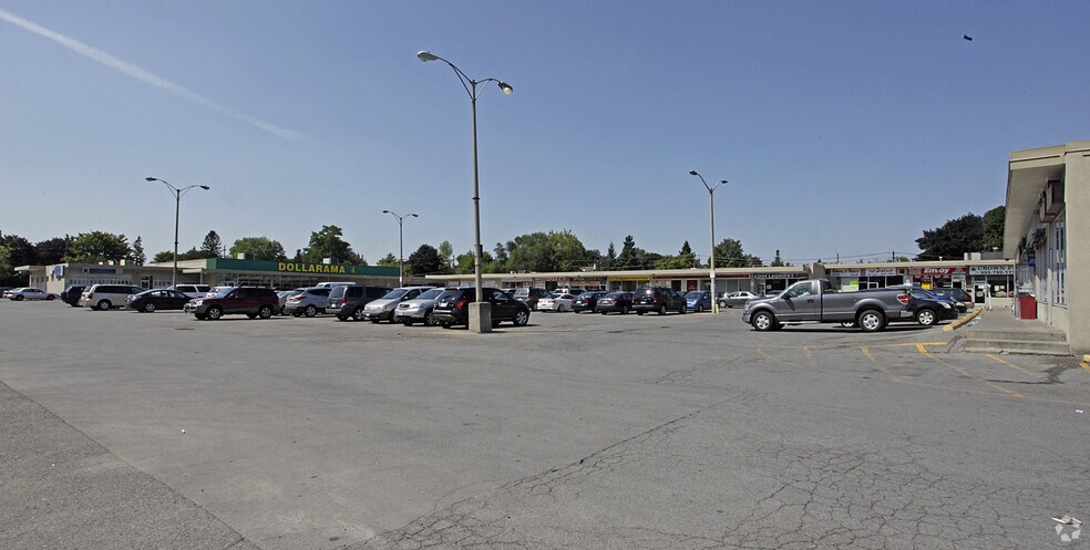 More Photos Of 598-704 Major Mackenzie Dr, Richmond Hill Storefront For Lease