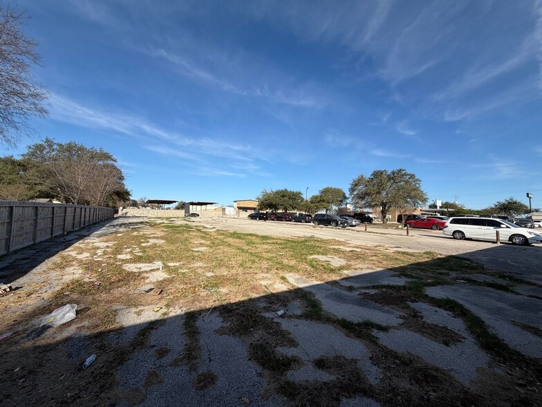 More Photos Of 890 Coronado Blvd, Universal City Land For Sale