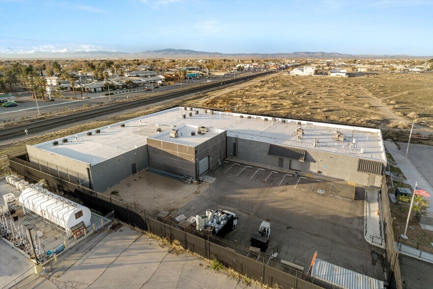 More Photos Of 44211 Yucca Ave, Lancaster Warehouse For Sale
