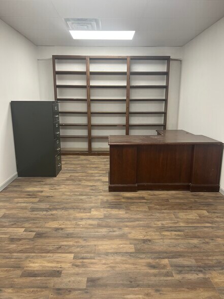 More Photos Of 556 Main St, Stroudsburg Office Residential For Lease