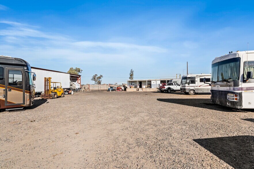 More Photos Of 7659 W Hatcher Rd, Peoria Warehouse For Sale